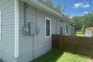 103 S 3rd St, Stockdale, TX 78160 - Photo 21