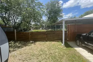 103 S 3rd St, Stockdale, TX 78160 - Photo 23