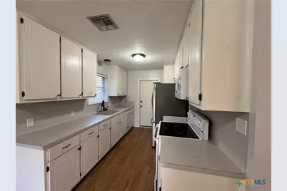 308 Fernwood Circle, Victoria, TX 77901 - Photo 5