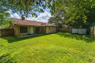 308 Fernwood Cir, Victoria, TX 77901 - Photo 15