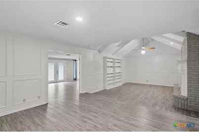 308 Woodway Drive, Victoria, TX 77904 - Photo 7