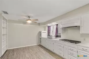 308 Woodway Dr, Victoria, TX 77904 - Photo 19