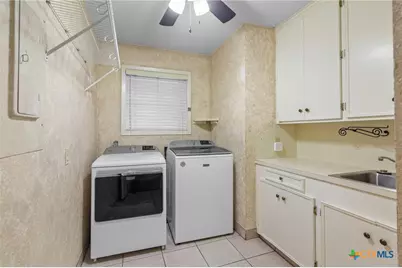 308 Woodway Drive, Victoria, TX 77904 - Photo 37