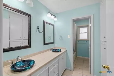 308 Woodway Drive, Victoria, TX 77904 - Photo 35