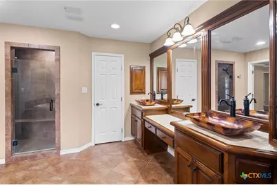 308 Woodway Drive, Victoria, TX 77904 - Photo 29