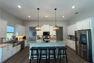 242 Flanders, Fischer, TX 78623 - Photo 3