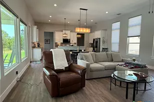 242 Flanders, Fischer, TX 78623 - Photo 7