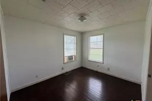 503 W Broadway St, Cuero, TX 77954 - Photo 5