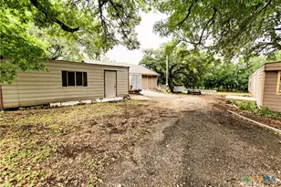 401 Salado Plaza Dr, Salado, TX 76571 - Photo 3