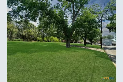 922 Booneville Avenue, New Braunfels, TX 78130 - Photo 7