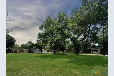 922 Booneville Avenue, New Braunfels, TX 78130 - Photo 9