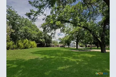 922 Booneville Avenue, New Braunfels, TX 78130 - Photo 11