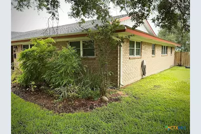 1001 Brookhollow Drive, Port Lavaca, TX 77979 - Photo 7