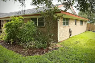 1001 Brookhollow Dr, Port Lavaca, TX 77979 - Photo 7