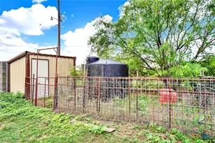 1494 County Rd 433, Stockdale, TX 78160 - Photo 37