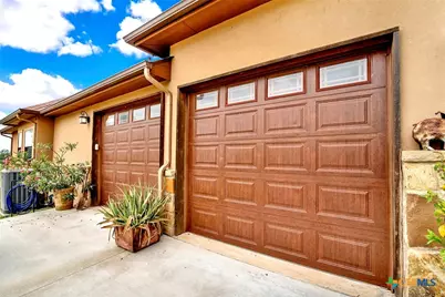 1494 County Road 433, Stockdale, TX 78160 - Photo 5