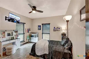 1494 County Rd 433, Stockdale, TX 78160 - Photo 25