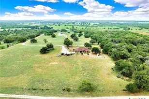 1494 County Rd 433, Stockdale, TX 78160 - Photo 11