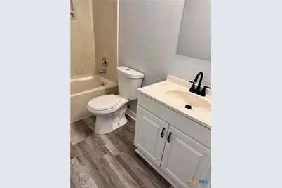 1037 N Guadalupe Street, Seguin, TX 78155 - Photo 7