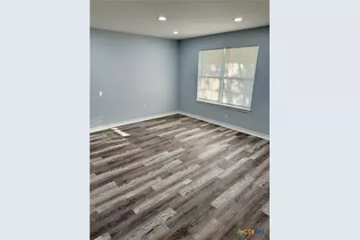 1037 N Guadalupe Street, Seguin, TX 78155 - Photo 3