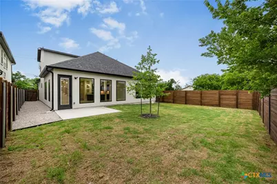 303 W Lane Ave, Manor, TX 78653 - Photo 33