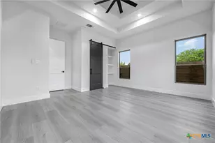 303 W Lane Ave, Manor, TX 78653 - Photo 17