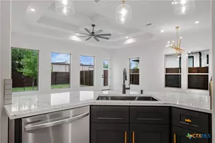 303 W Lane Ave, Manor, TX 78653 - Photo 9