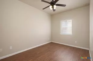 165 S Guadalupe St, San Marcos, TX 78666 - Photo 5