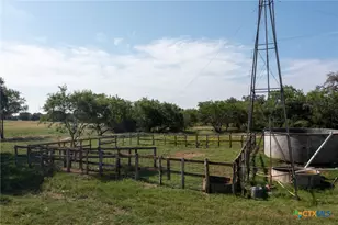 2615 Ykt Slickfield Rd, Yorktown, TX 78164 - Photo 11