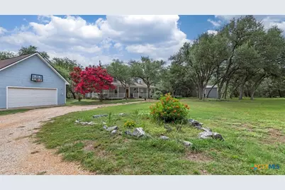 689 Abels Way, Canyon Lake, TX 78133 - Photo 3