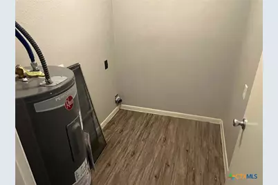 212 Versailles Street, Victoria, TX 77904 - Photo 9