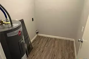 212 Versailles St, Victoria, TX 77904 - Photo 9