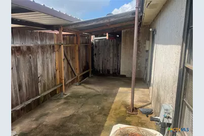 212 Versailles Street, Victoria, TX 77904 - Photo 11