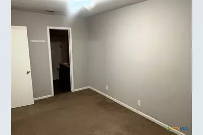 213 Chantilly Street, Victoria, TX 77904 - Photo 5