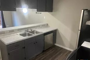 213 Chantilly St, Victoria, TX 77904 - Photo 3