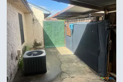 213 Chantilly Street, Victoria, TX 77904 - Photo 11