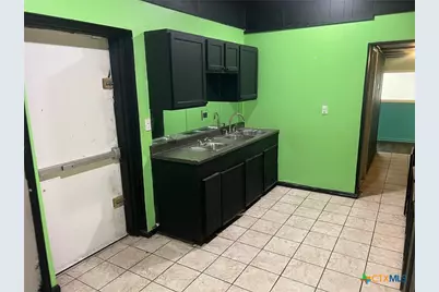 108 Cozzi Circle #L & M, Victoria, TX 77901 - Photo 5