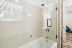 425 W Edgewater Terrace, New Braunfels, TX 78130 - Photo 27