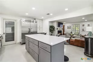 425 W Edgewater Terrace, New Braunfels, TX 78130 - Photo 7