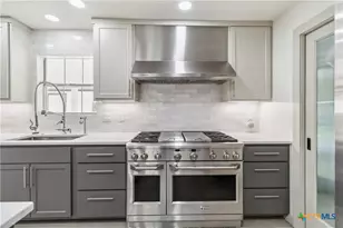 425 W Edgewater Terrace, New Braunfels, TX 78130 - Photo 9