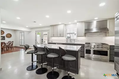 425 W Edgewater Terrace, New Braunfels, TX 78130 - Photo 3