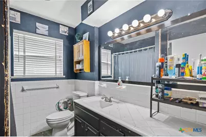 203 Yorkshire Lane, Victoria, TX 77904 - Photo 15