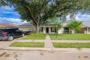 203 Yorkshire Ln, Victoria, TX 77904 - Photo 1