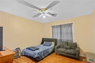 203 Yorkshire Ln, Victoria, TX 77904 - Photo 17