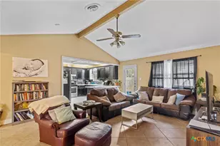 203 Yorkshire Ln, Victoria, TX 77904 - Photo 11