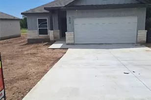 504 Story Ave, Florence, TX 76527 - Photo 1