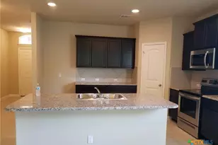 2037 Flintshire Dr, New Braunfels, TX 78130 - Photo 7