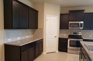 2037 Flintshire Dr, New Braunfels, TX 78130 - Photo 5