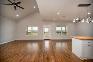 193 Powderhorn Ln, Port Lavaca, TX 77979 - Photo 9