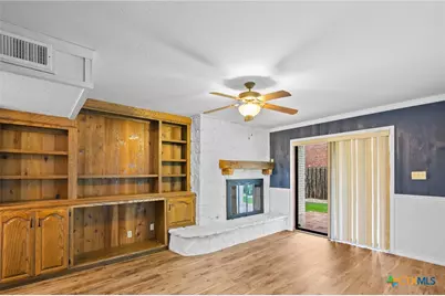 213 Tracy Lane, Victoria, TX 77904 - Photo 5